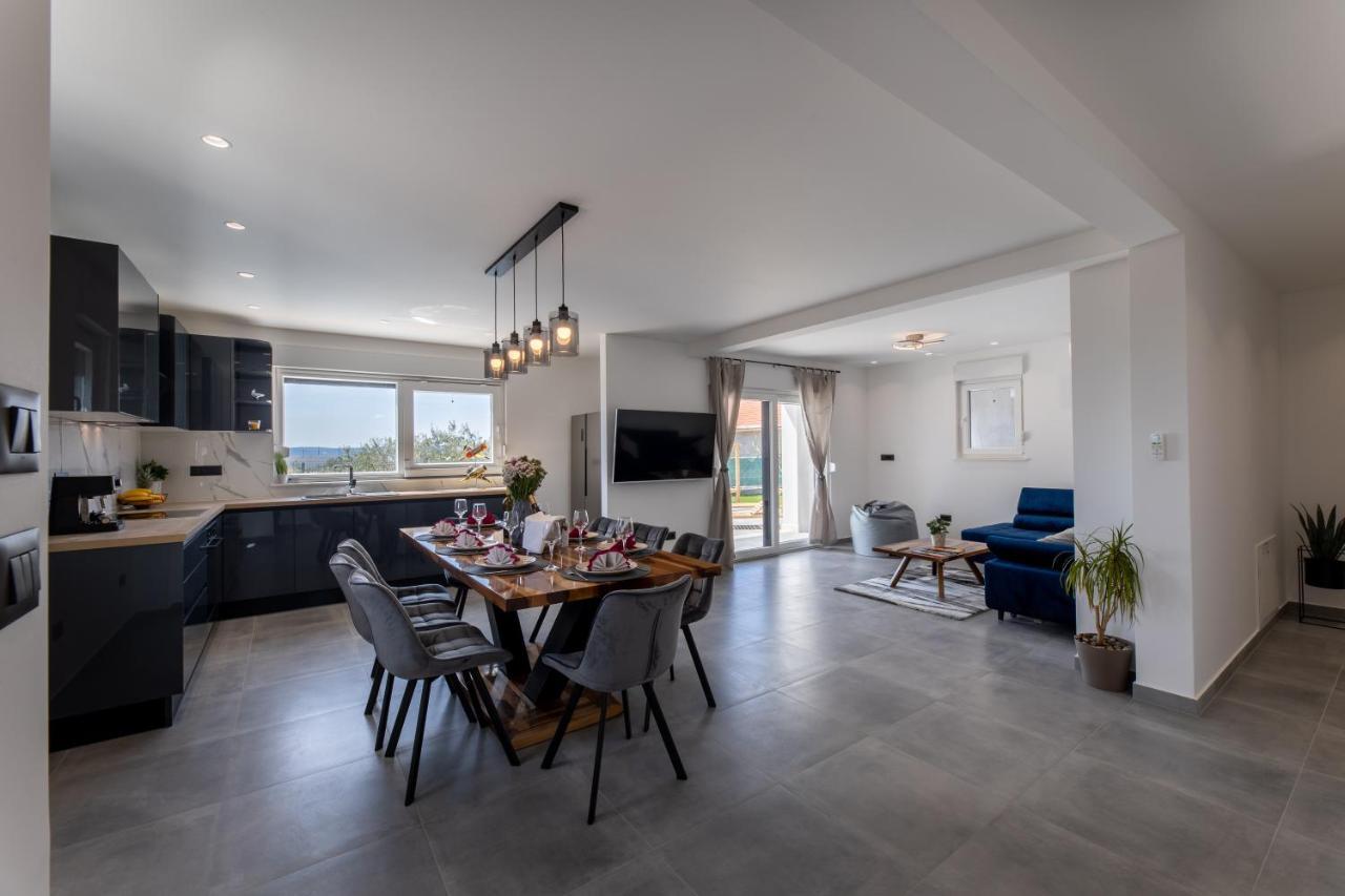 Holiday home C'est La Vie Kastela